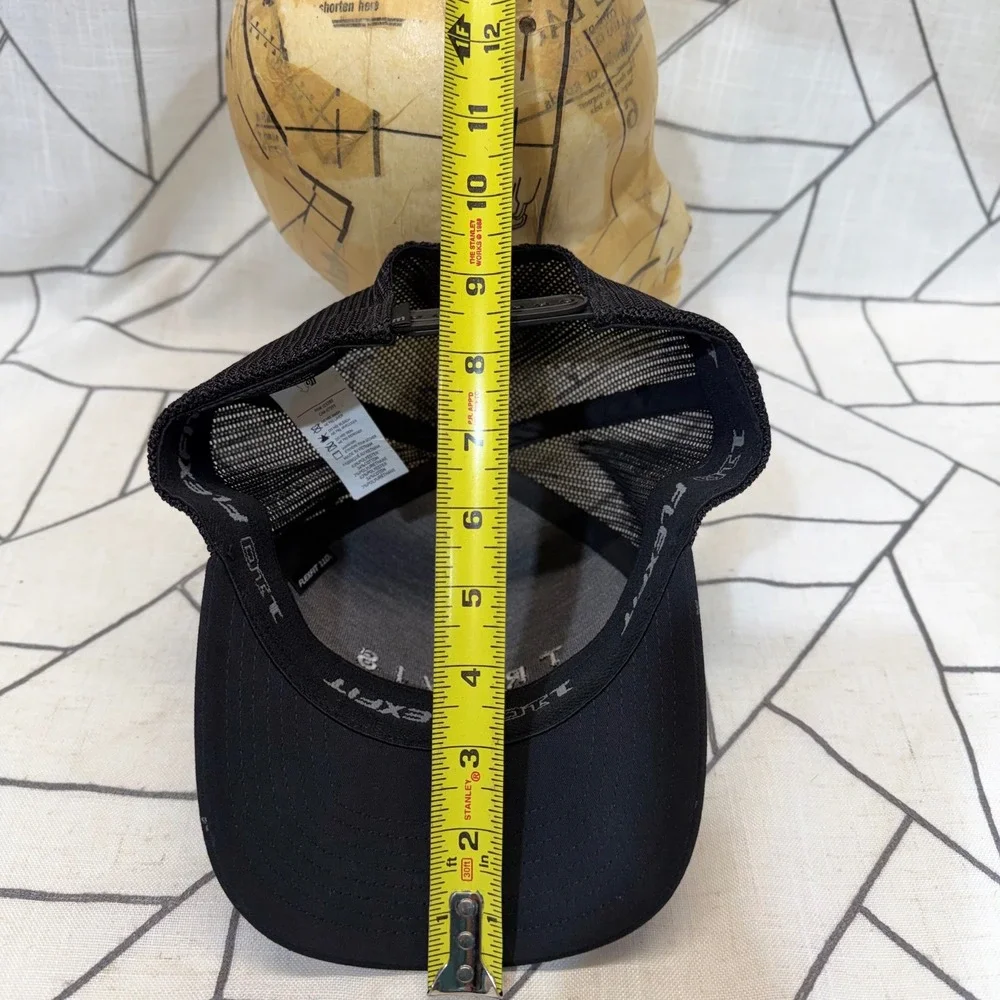 Travis‎ Mathew Trucker Hat OSFM Black Mesh Snapback Flexfit 110 Geometric Print